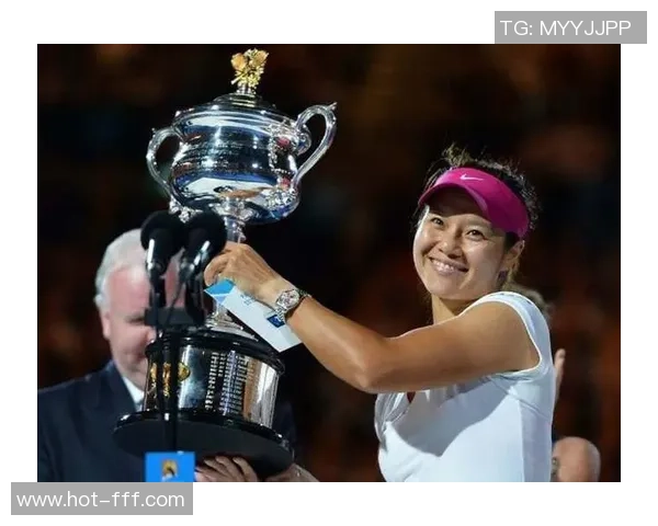 李娜与足球的奇妙交集：从网球冠军到足球热爱者的转变之路