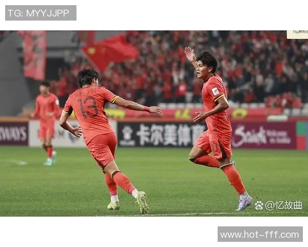 海南中学足球队奋勇拼搏展现青春风采助力校园文化建设与体育发展