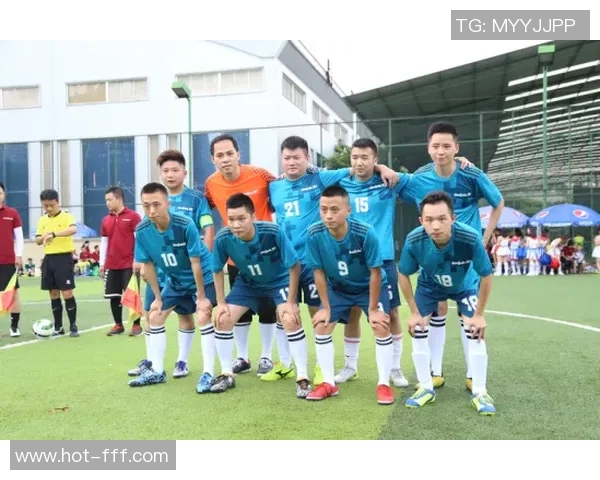 足球双人庆祝的魅力瞬间如何点燃赛场激情与团队精神 足球双人庆祝的魅力瞬间如何点燃赛场激情与团队精神